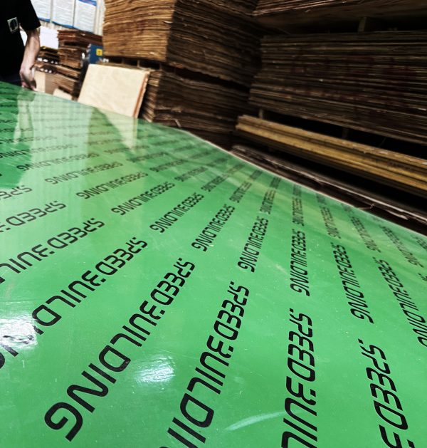 Green Film Faced Plywood - Image 3