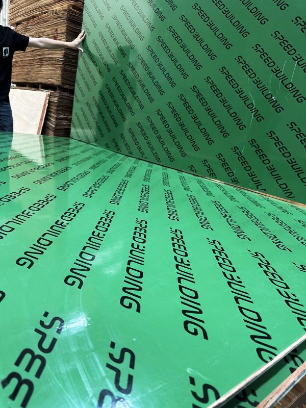 Green Film Faced Plywood - Image 4